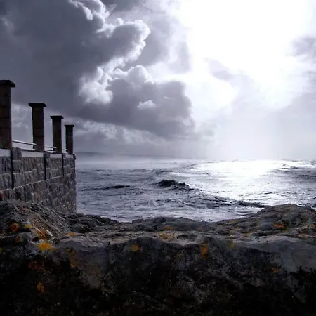 Lighthouse By The Holiday home *